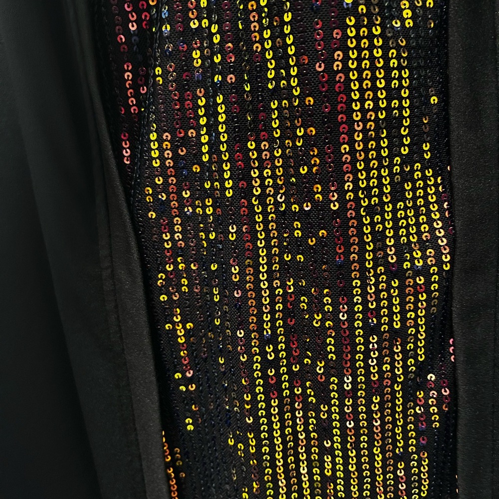 Elegant Black and gold Sequin Dress - Picture 5 of 16